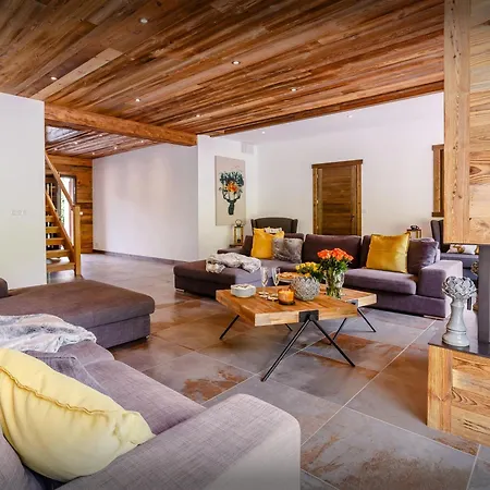 Chalet Woodman - Ovo Network