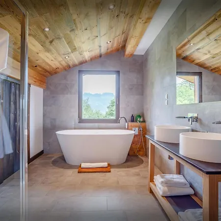 Woodman - Ovo Network Chalet